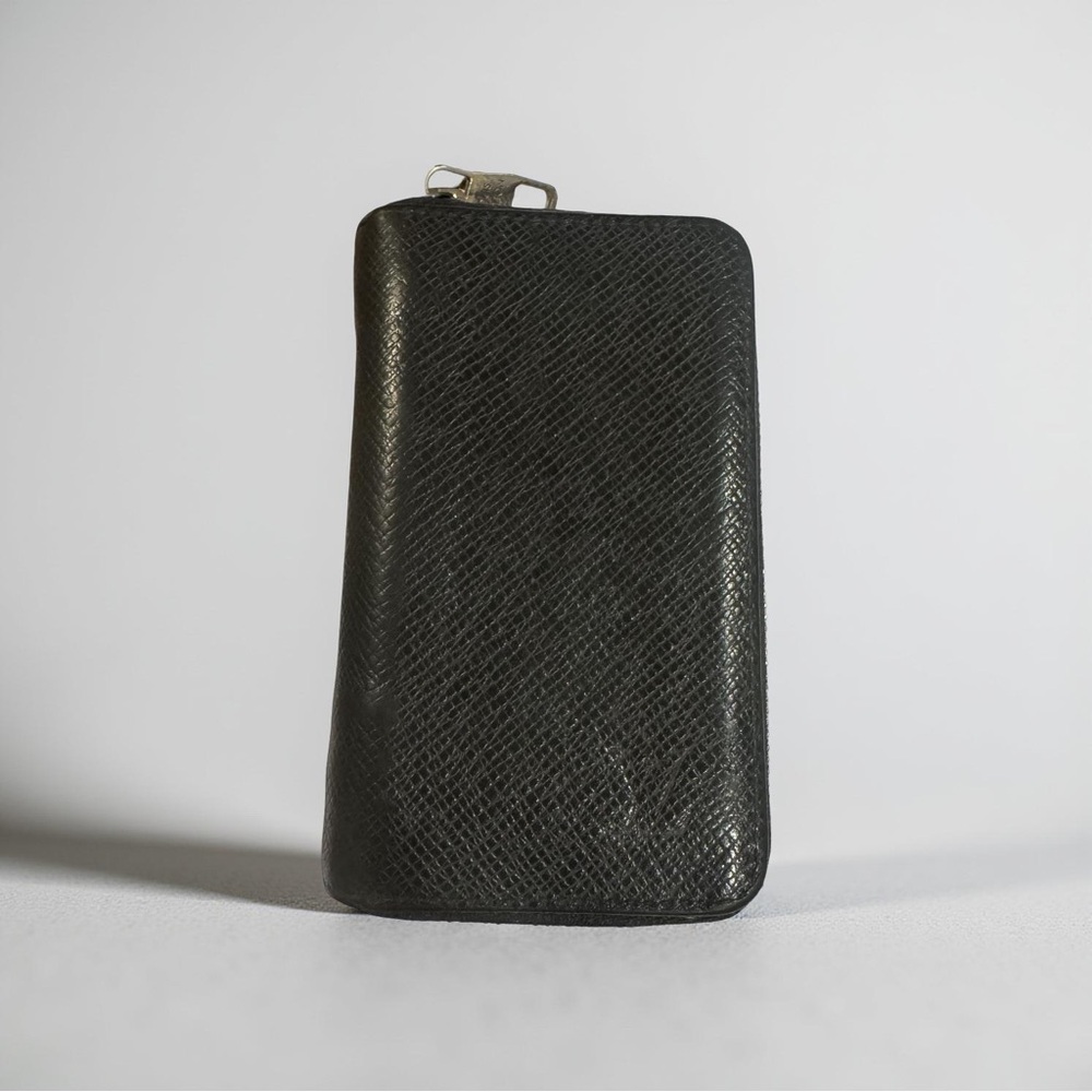 Louis Vuitton Zippy Taiga Black Leather Coin Purse Unisex Ml1188